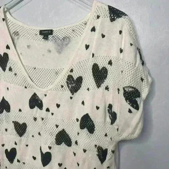 Torrid Black White Heart Print Short Sleeve Sweater Top 1 1X 14/16 - Picture 4 of 6